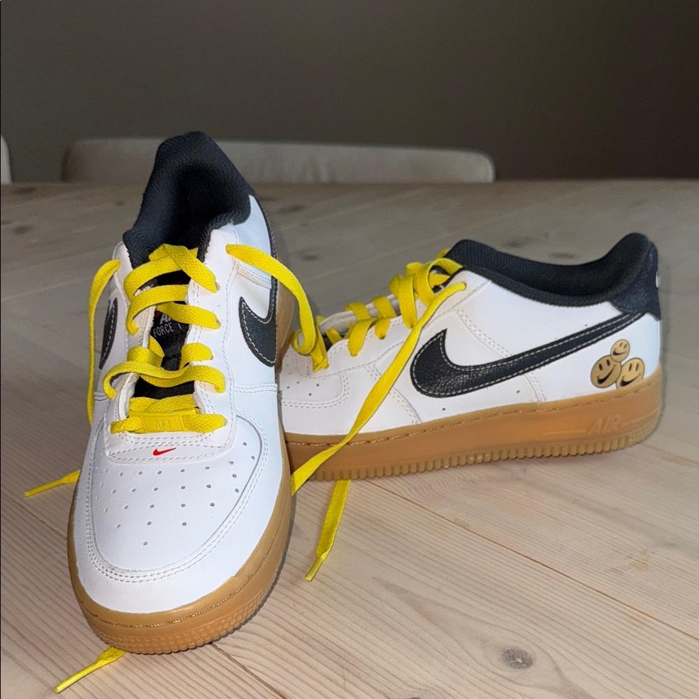 Air Force One’s - Unisex - Size Boys 6.5